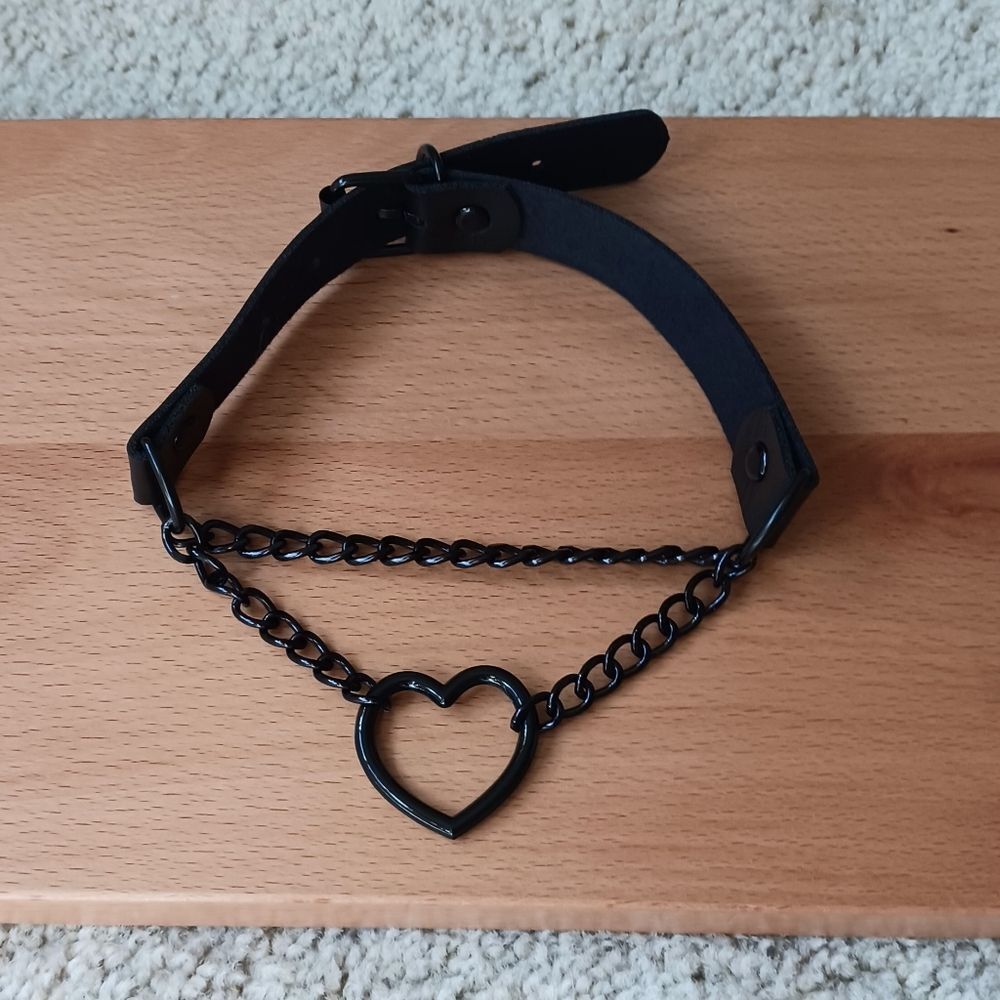 Black Heart Chain Choker Necklace